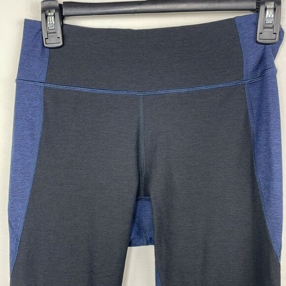 Outdoor Voices Two-Tone Warmup Leggings in
Navy & Charcoal Size Small - Picture 2 of 13